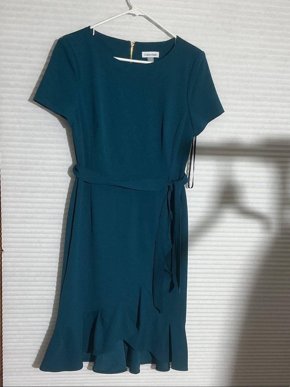Calvin Klein teal short sleeve ruffle hem belted dress size m